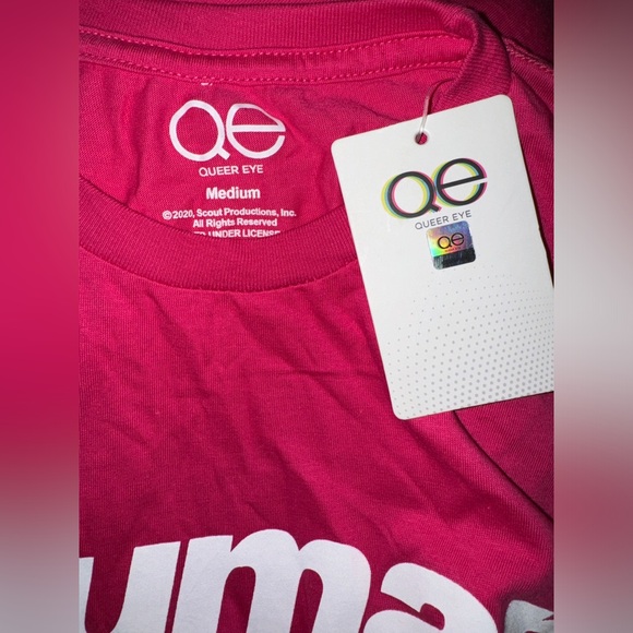 🏳️‍🌈 NWT! QE Unisex Human Tshirt - Picture 3 of 6